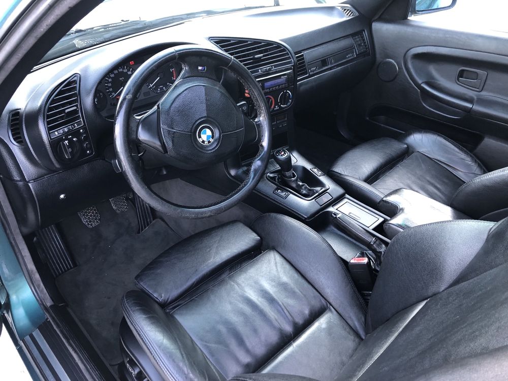 BMW 318 is E36 Coupe