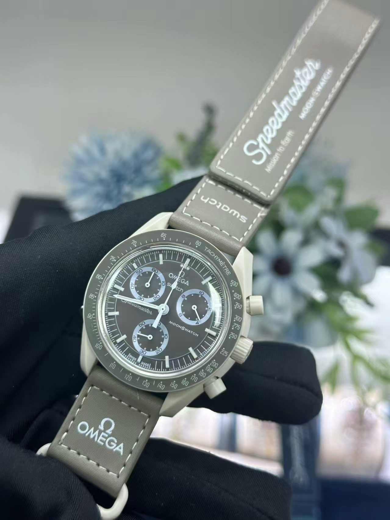 Omega x Swatch Desert: Awangardowy SO33T103 dla Globtroterów