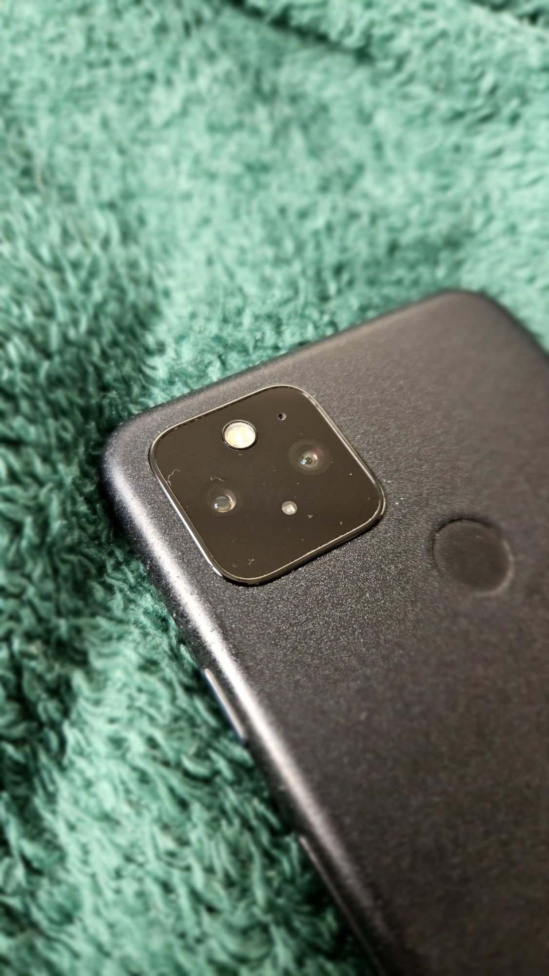 Google Pixel 5 - uszkodzony wyświetlacz, reszta sprawna