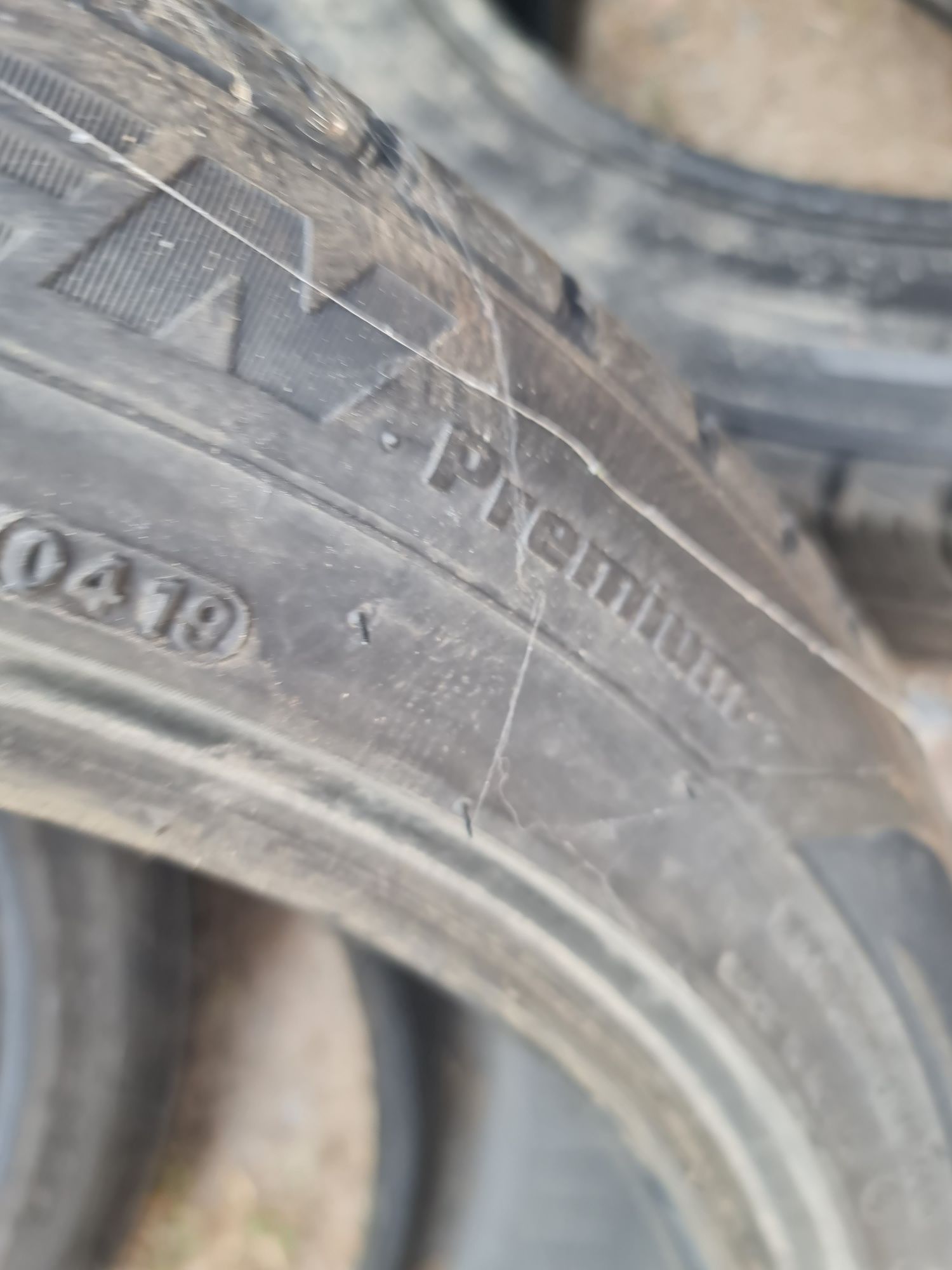 Kumho Crugen Premium 245/45 R19