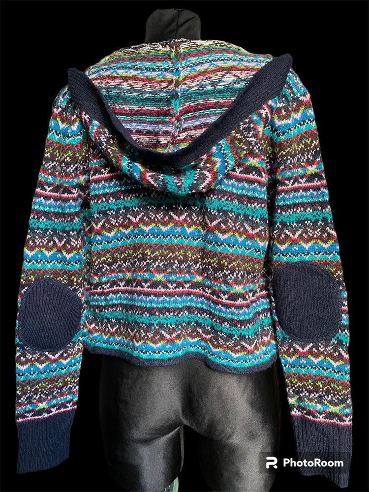 Sweterek z pięknym wzorem