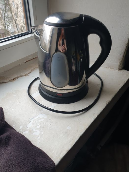 Електрочайник б/у робочий