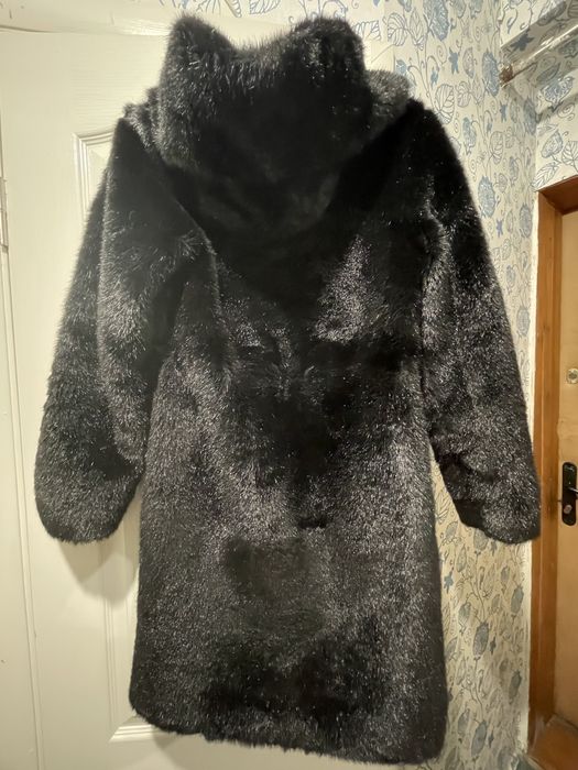 Продаю теплу шубку на зиму