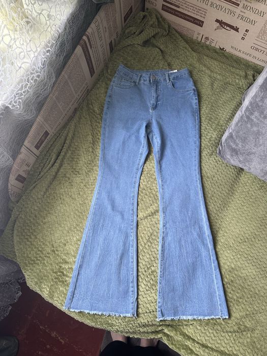 Продам джинси кльош