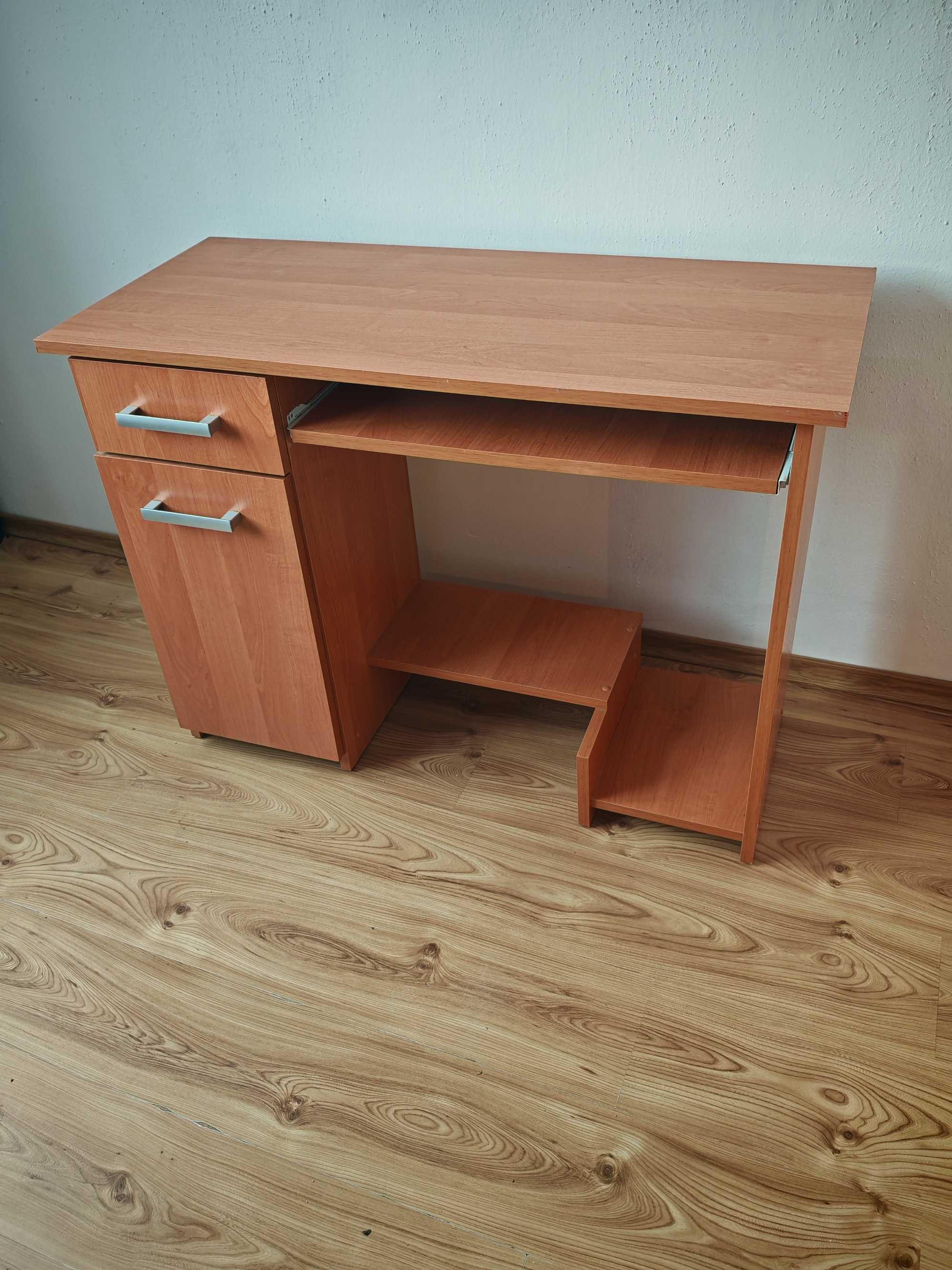 Sprzedam prawie nowe biurko komputerowe