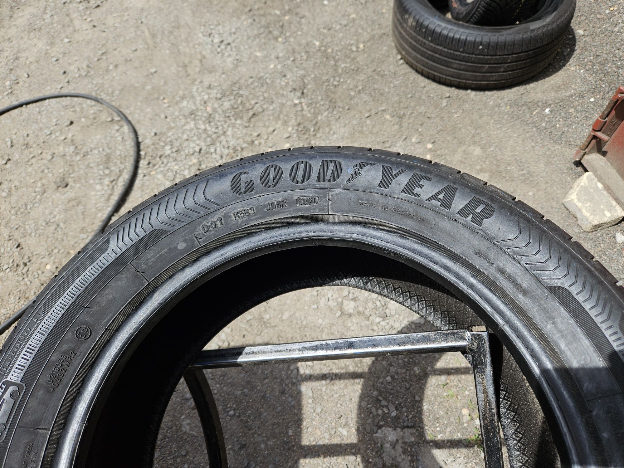 Шины БУ 215 55 R 16 Goodyear efficient grip performance комплект лето