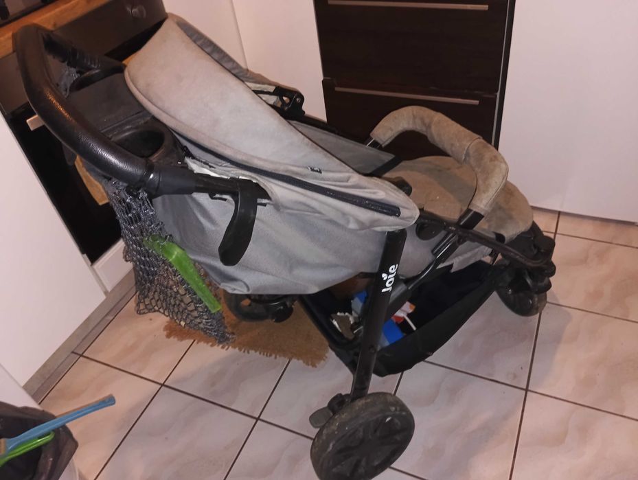 Wózek spacerowy  dla dziewczynki lub chlopca