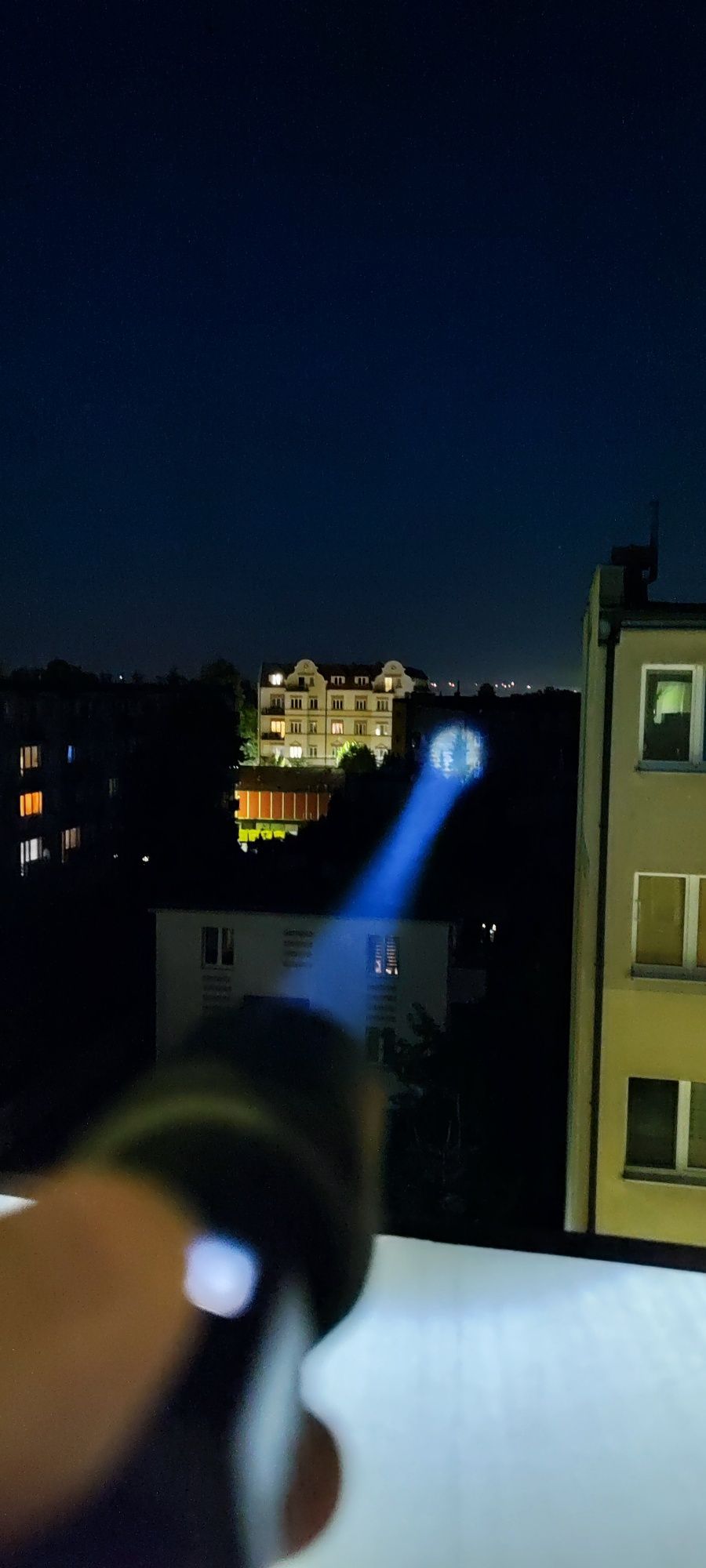 Latarka Led HP100 Mega Zoom - ładowanie USB