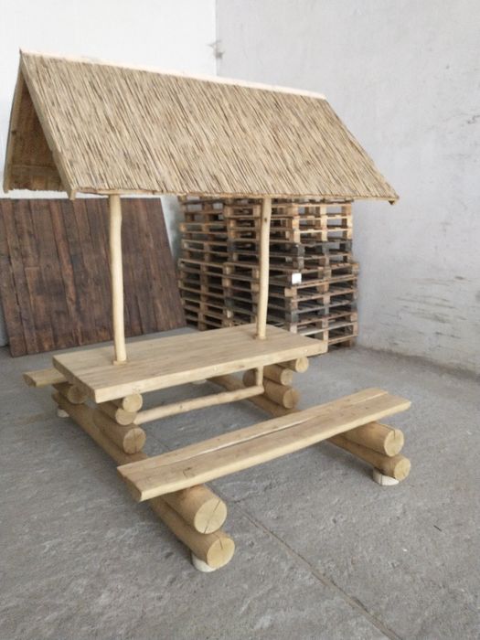 Stół z bali drewnianych