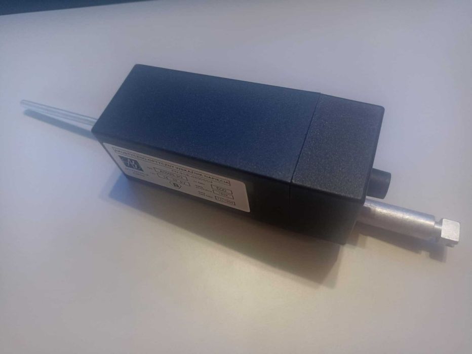 Akustyczno-optyczny wskaźnik napięcia