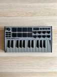 AKAI mpk mini mk3 gray (cinzento)