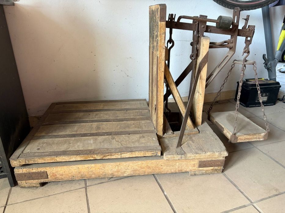 Zabytkowa waga do ważenia zboża