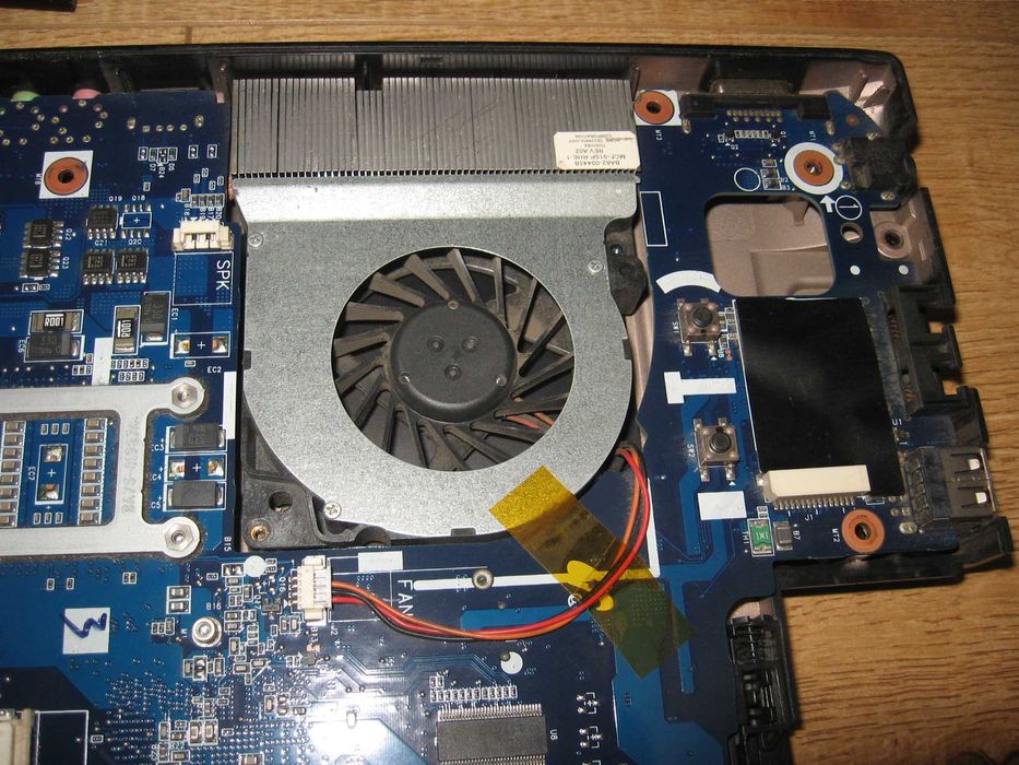 Кулер для ноутбука Samsung R60 plus