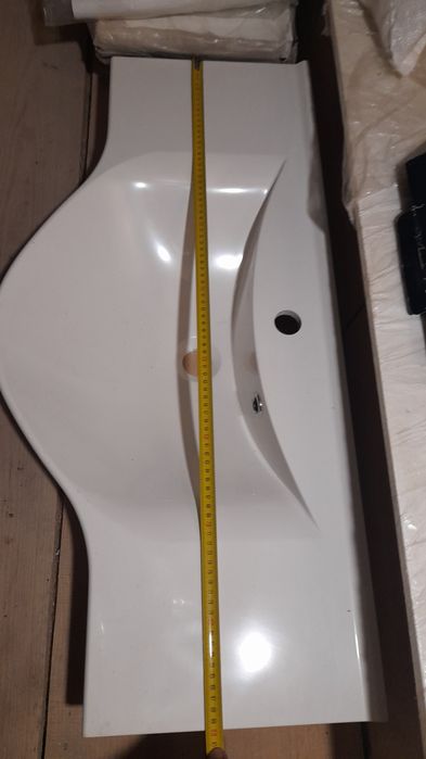 Продаються умивальники.