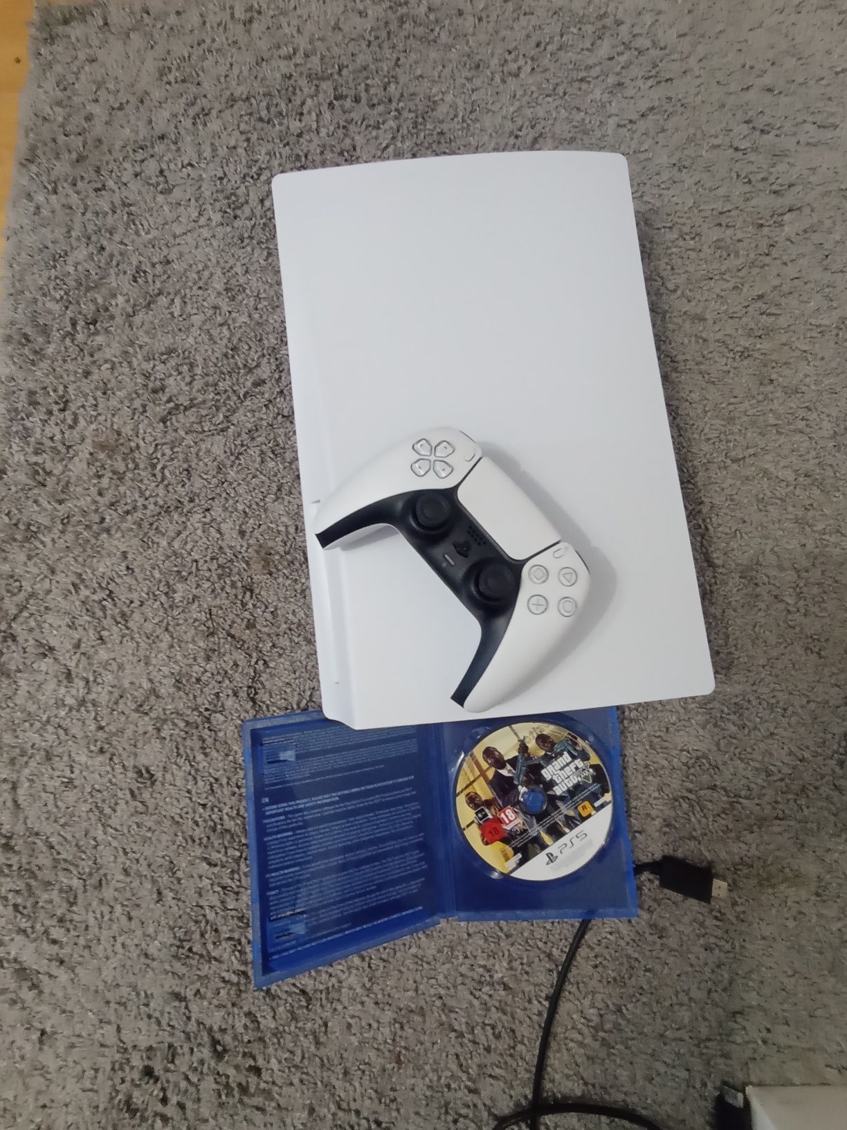 Sony PS 5 з джойстиком і гта