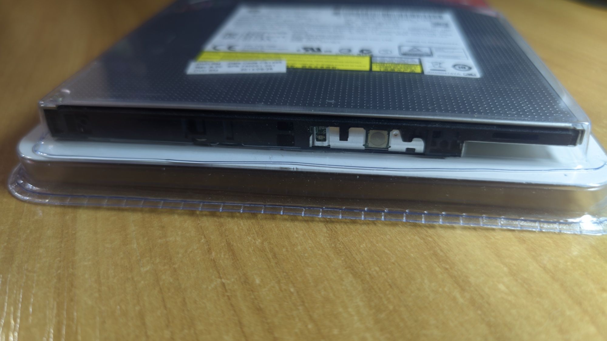 Оптичний привід CD/DVD-RW Panasonic UJ8E2