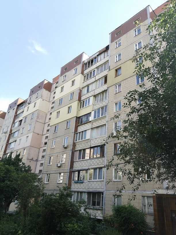 2к роздільна на Виноградарі Ужвій 8 поряд проспект Правди та Свободи