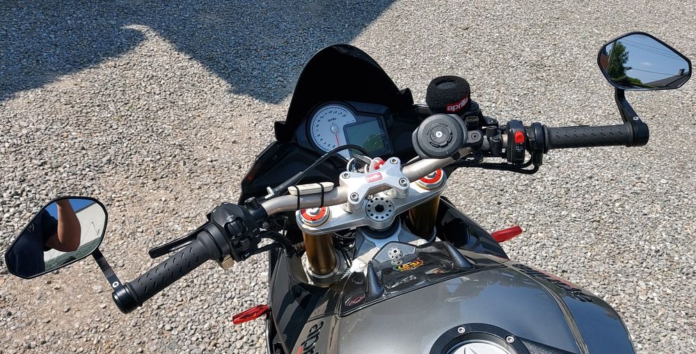 Aprilia Tuono 1100RR 175KM mały przebieg super stan dużo dodatków