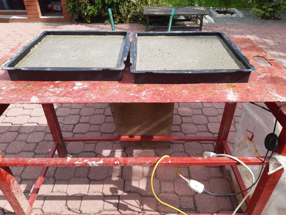 stół wibracyjny  z formami