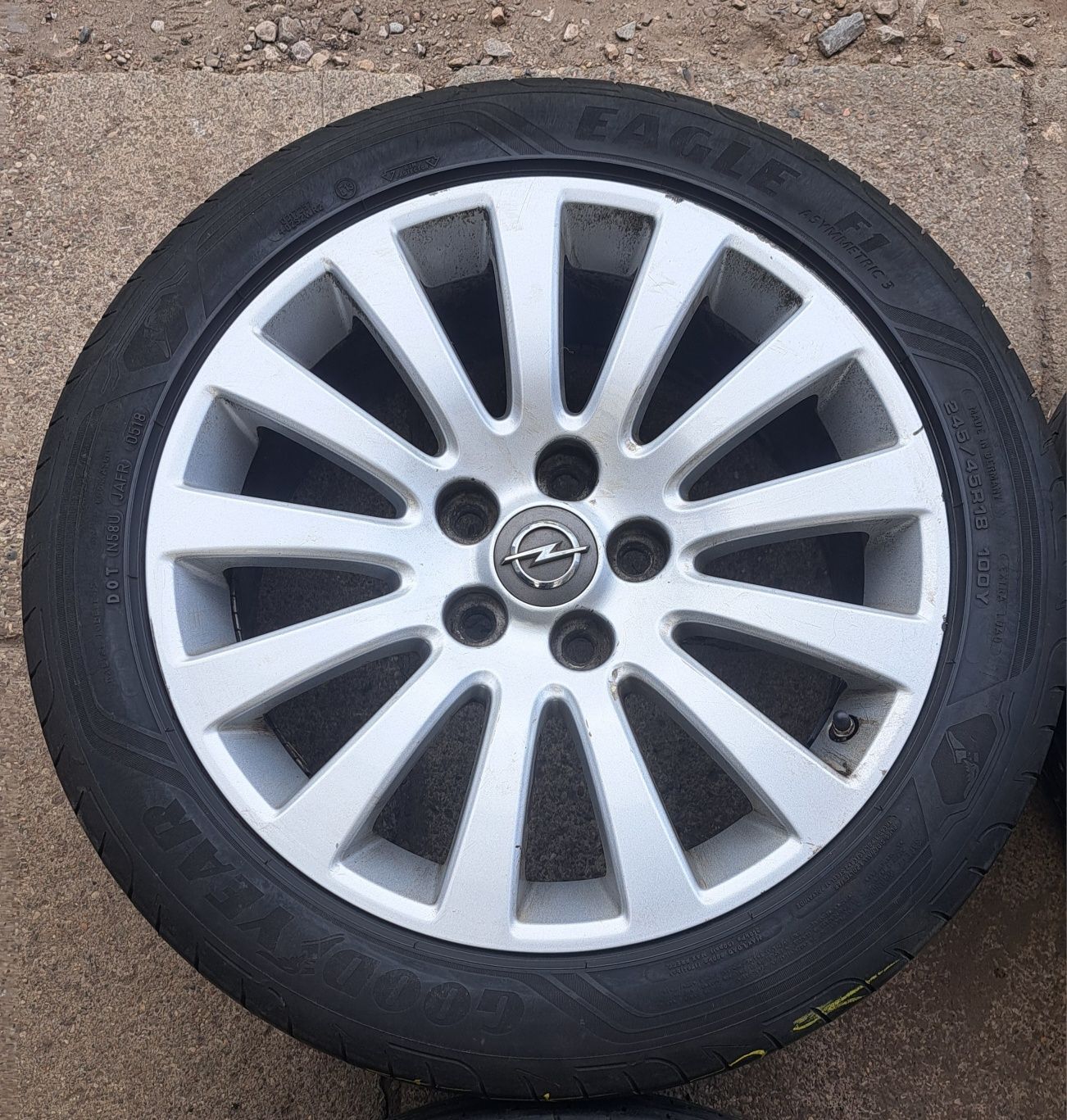 Koła 18 5x120 Opel Insignia A 245 45 R18 Goodyear lato alufelgi