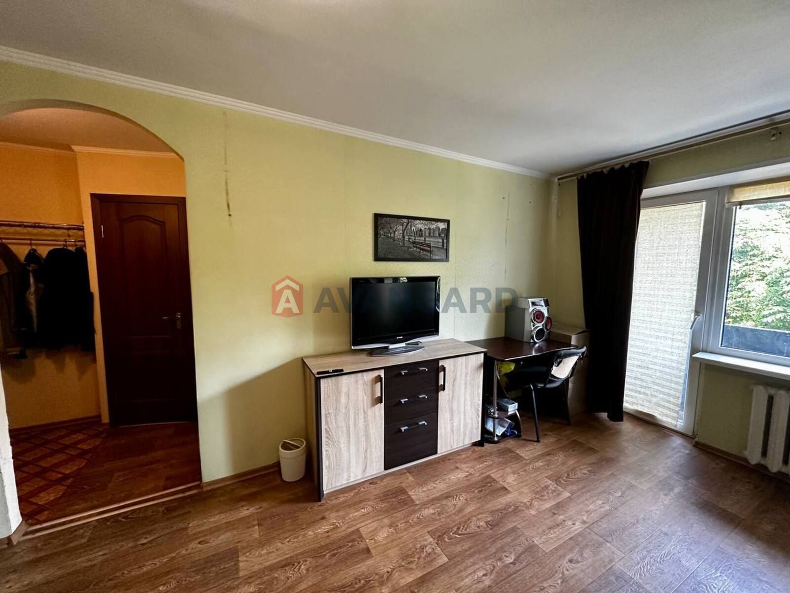 Продаю 1к квартиру, ул Новокрымская, мебель, техника