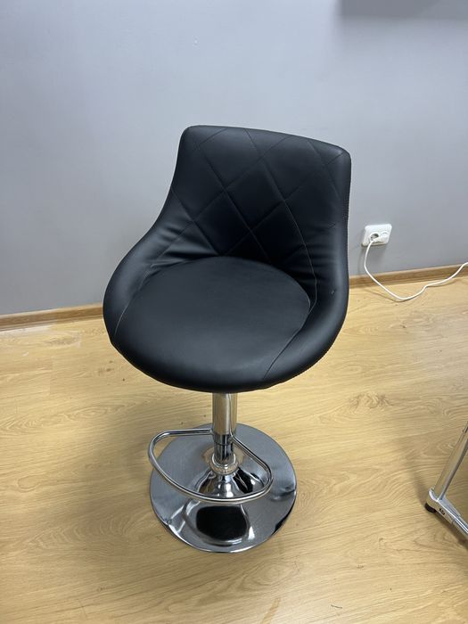 Барний стул, стул для візажистів та бровистів