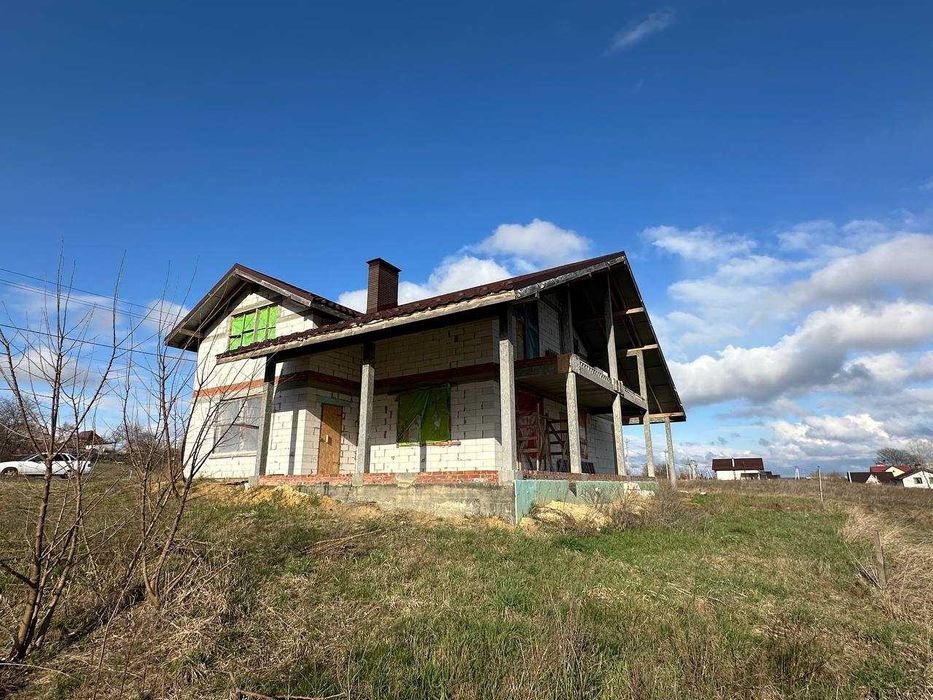 Будинок з підвалом гаражем і терасою! Вид на Озеро Ліс Бучанський парк