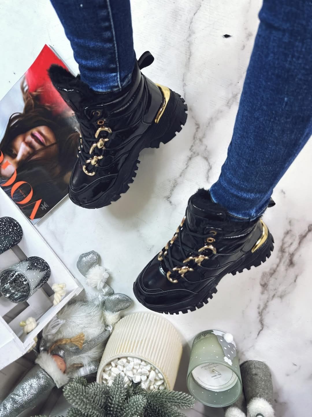Sneakersy zimowe sportowe zimowe na grubej podeszwie lakierowane złoto