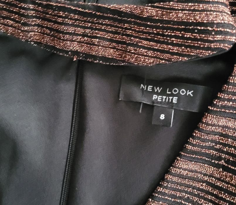 Nowa cudowna efektowna sukienka koktajlowa z świecącą nitka z chokerem