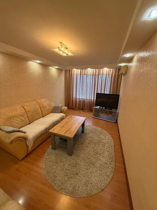 Продам в центре 3-х комнатную квартиру г. Павлоград