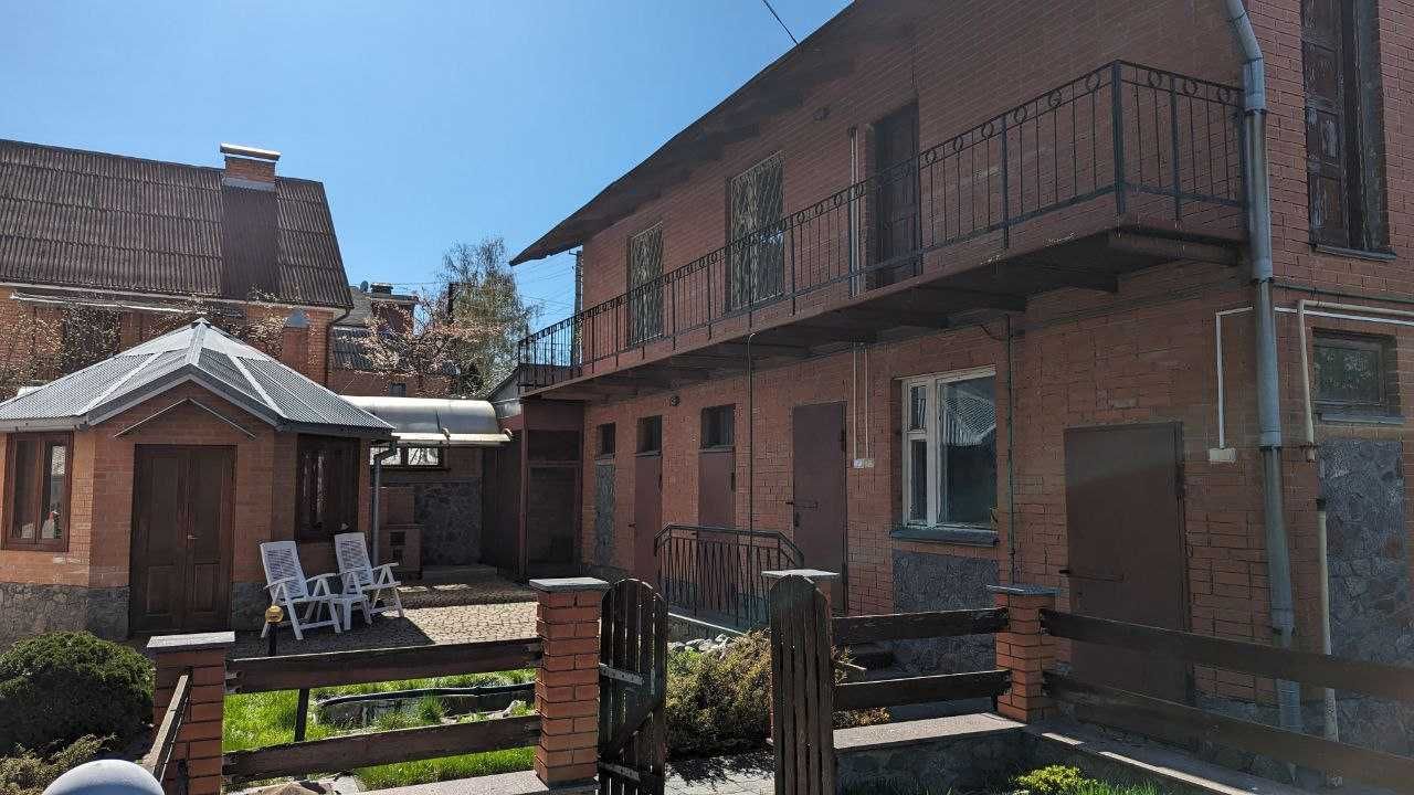 Продається добротний будинок в Центрі! Для великої родини
