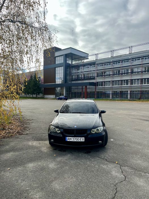 Продам БМВ е90 325XI