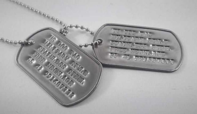 Dog tags - colar identificação de origem militar.