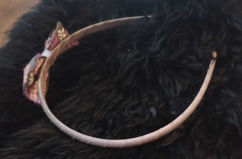 Opaska z mała kokardką