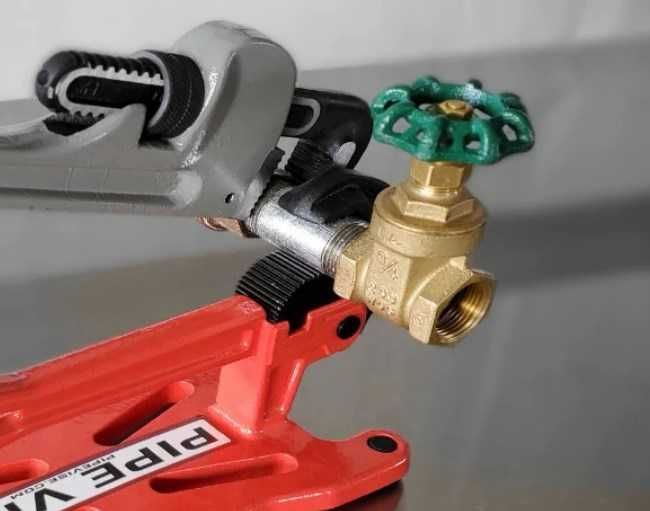 Imadło do rur Pipe Vise PV01 Bigfoot (do 1,5″)