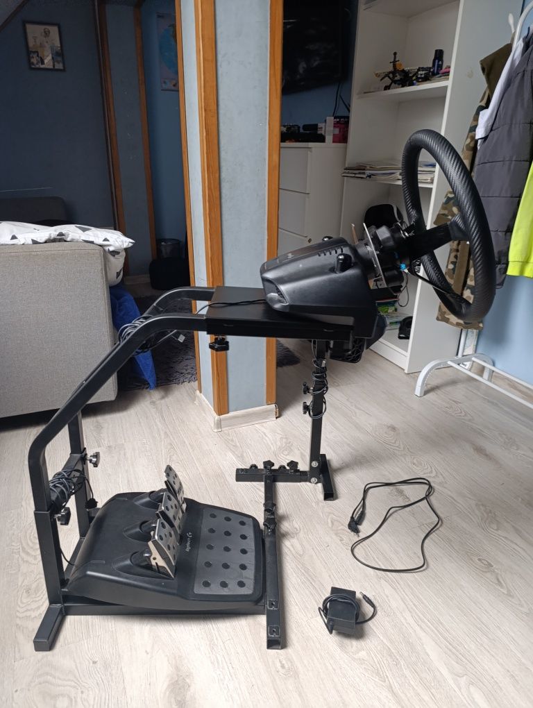 Sprzedam kierownicę Logitech g29 (przerabianą) i stojak