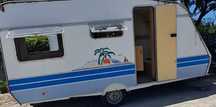 Caravana pluma 450