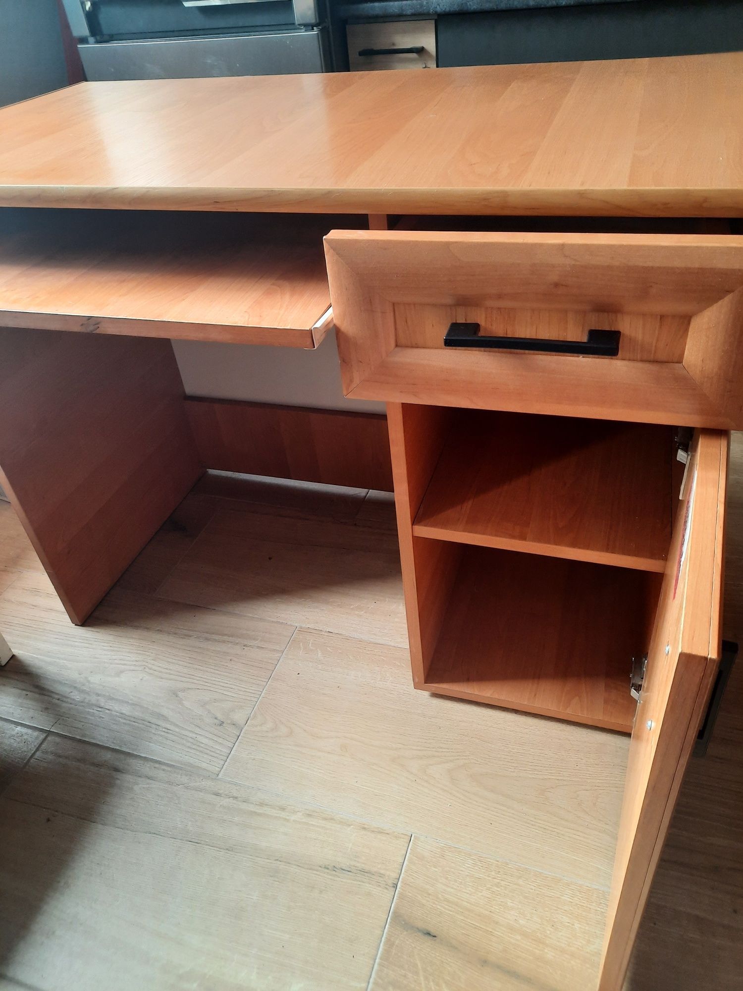 Biurko sprzedam 102×56