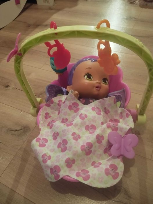 Lalka Motyl Pije Siusia