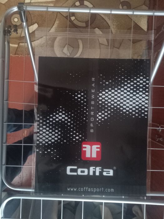 Пакети з клейкою стрічкою.Вироблені з поліпропілену.Розфасовані 500шт.