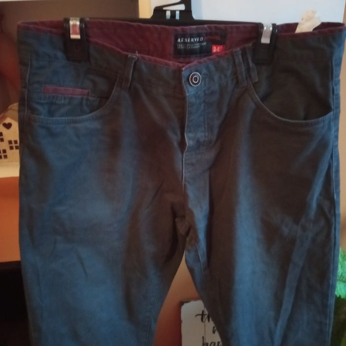Męskie spodnie Reserved 34