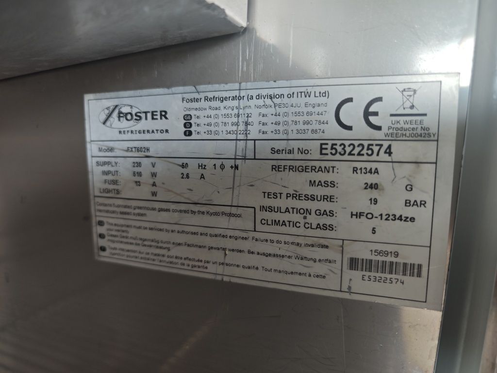 Холодильна шафа 600л foster Англія