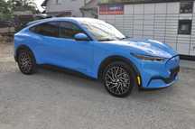 Ford Mustang Mach-E 98 kWh LED super kolor felgi 20