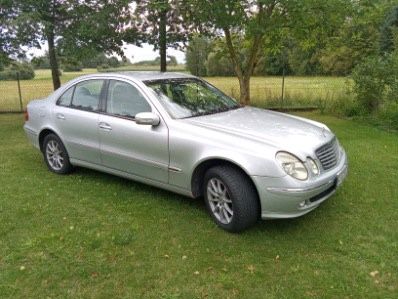 Mercedes E320 W211