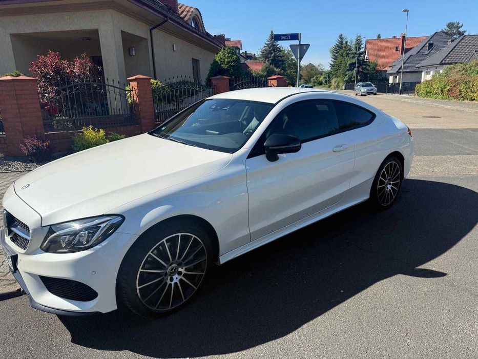 Sprzedam mercedes C300 coupe 2.0 benzyna pełne AMG Fv brutto