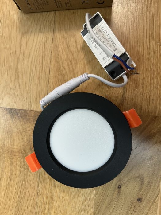 Dwie podsufitki LED czarny mat nowe