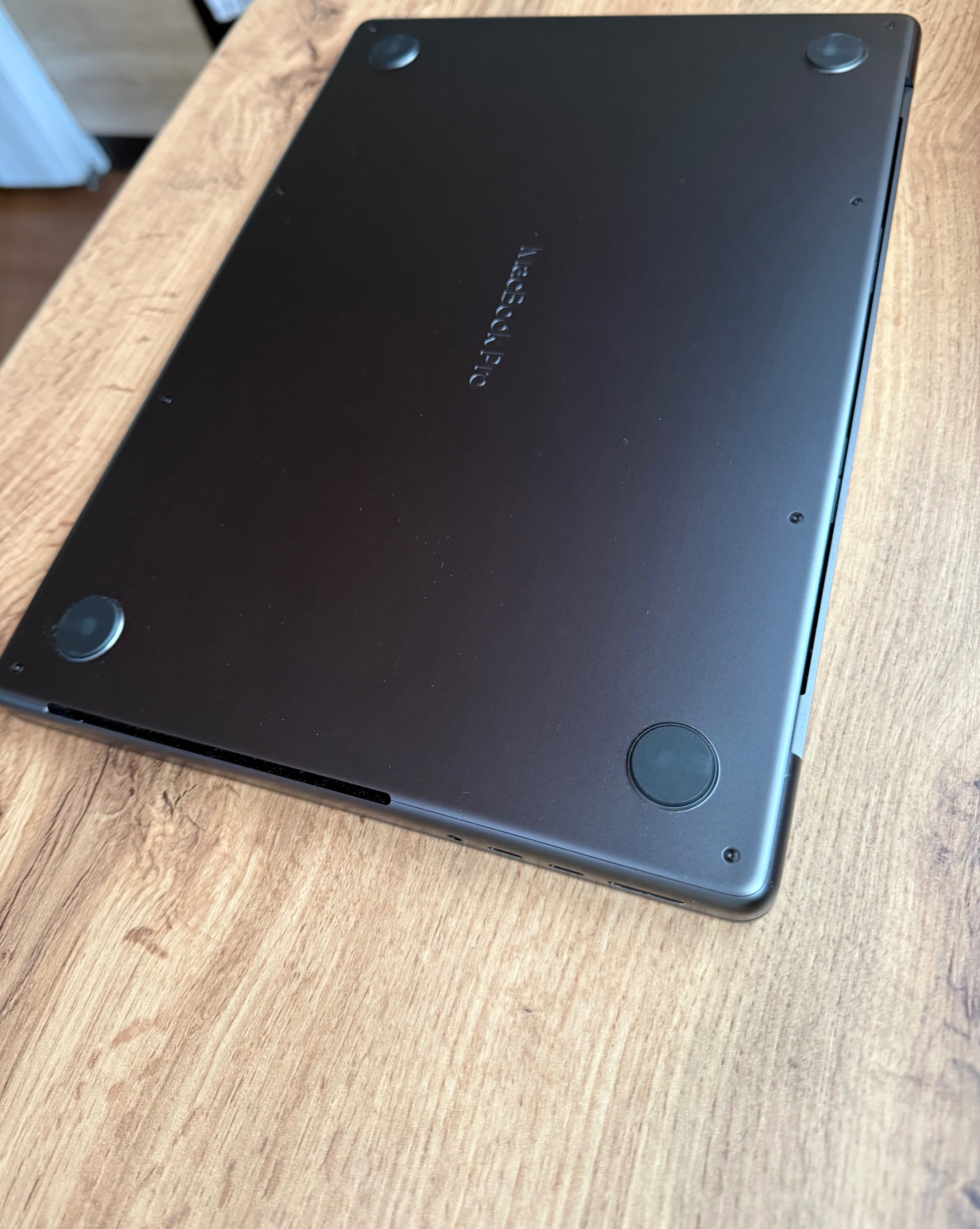 MacBook Pro 14" M3 PRO 18GB/512GB SSD MRX33ZE/A