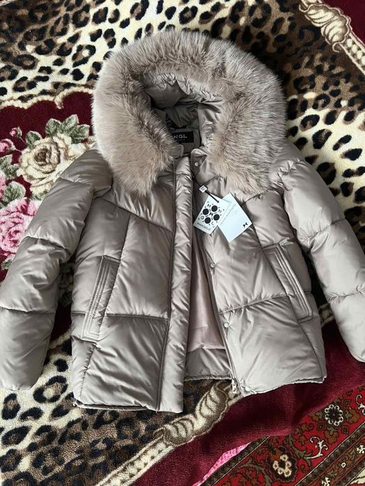 Зимова куртка у новому стані, з біркю