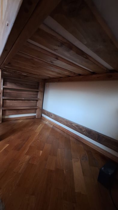 Дитяче дерев'яне ліжко