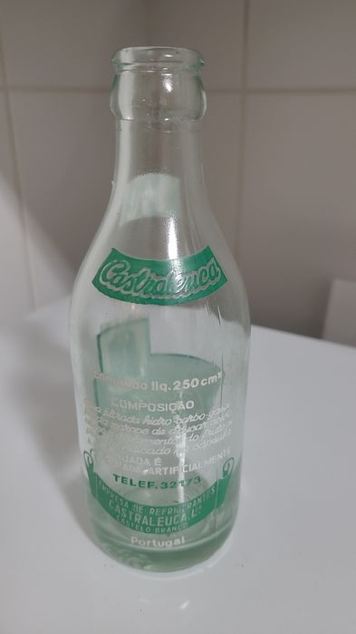 Antiga garrafa de vidro pirogravada de refrigerante Castralenca